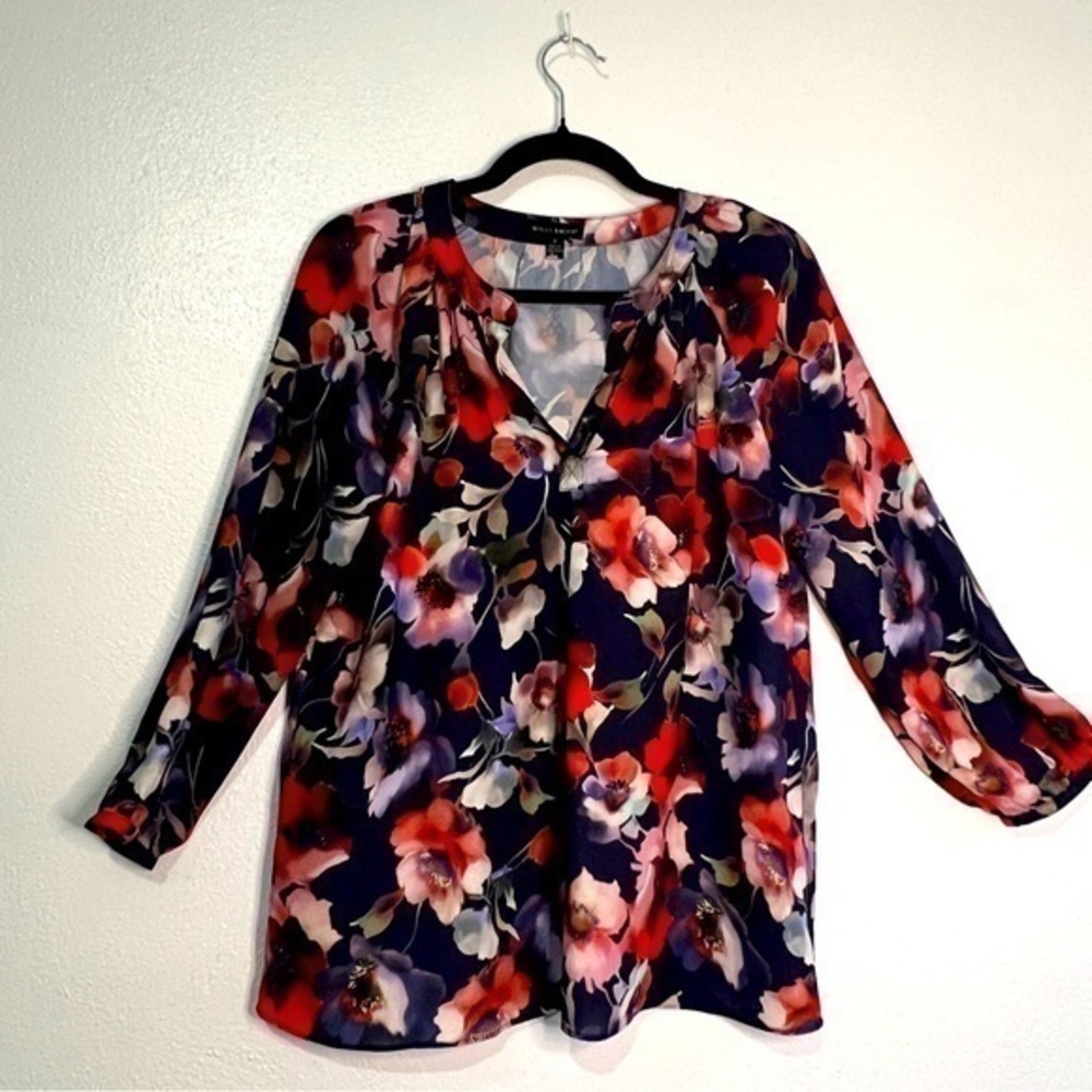 Willi Smith navy/red floral v-necked, long-sleeved blouse. Sz S. NWOT.